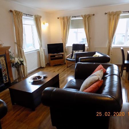 ווינדרמר Oakdene Apartments מראה חיצוני תמונה